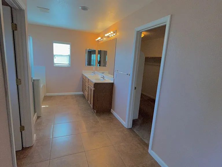 6001 Jefjen Way — Photo 15