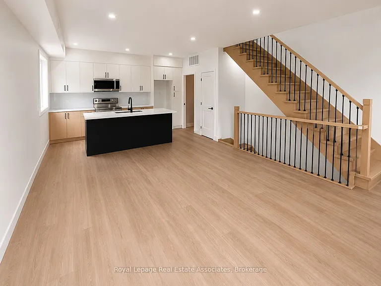 17 White Ave #4 — Photo 5