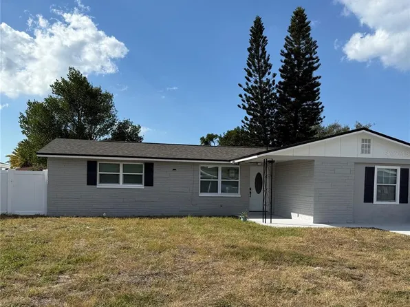 2643 Almond Dr, Holiday, FL 34691