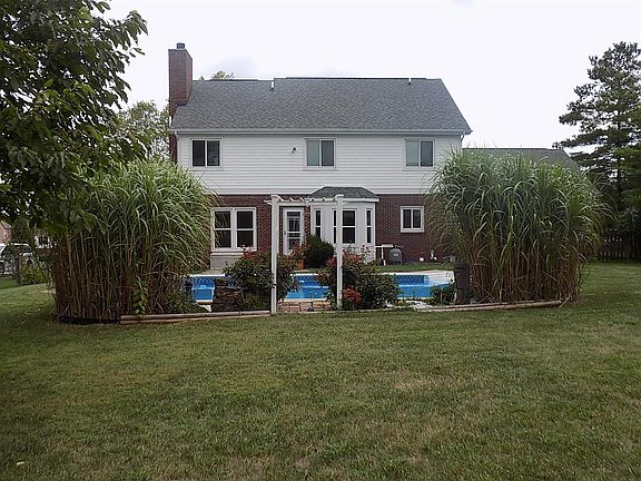 2nd image of 6050 Bainbridge Ct