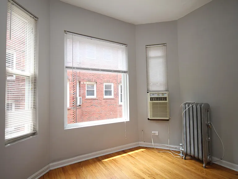 1338 W Argyle St #1N — Photo 7