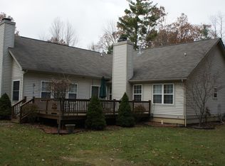 11615 Clairmont Dr, Fenton, MI 48430