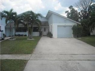 868 Lantern Tree Ln, Wellington, FL 33414