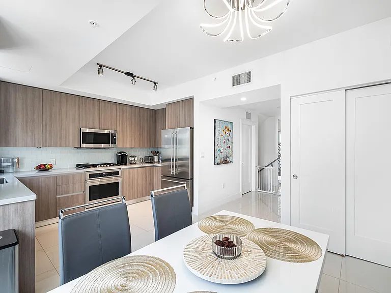 31 N Shore Dr — Photo 19