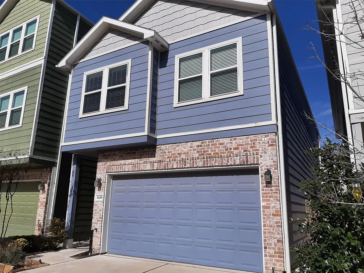 3 bed, 2.5 bath, 1739 sqft, $2,300 — Photo 2