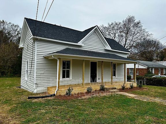 5th image of 213 Irma Ave