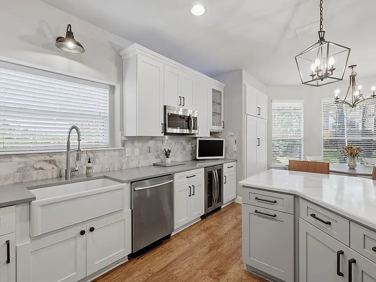 16954 Darien Wing — Photo 9
