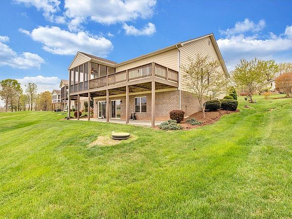 2nd image of 1202 8th Fairway Ln