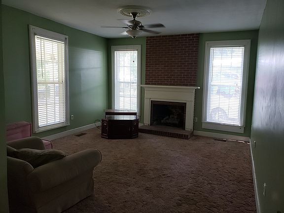 4th image of 9989 Kennedy St
