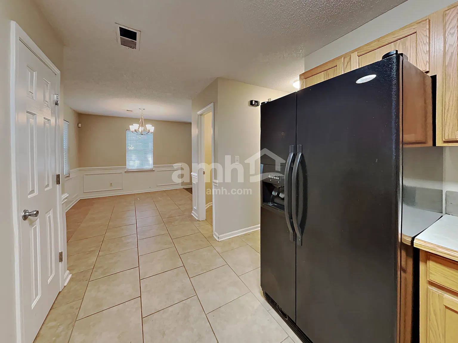 3 bed, 2.5 bath, 1400 sqft, $1,920 — Photo 4