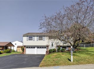305 Hopi Dr, Greensburg, PA 15601