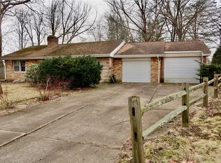 308 Meadowbrook Rd, Hermitage, PA 16148