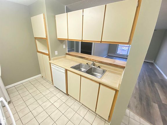5th image of 10511 19th Ave NW #403