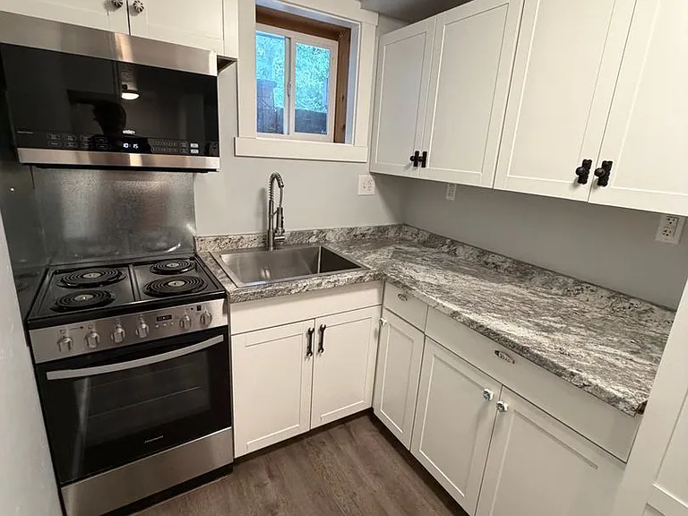 506 West Babcock — Photo 13