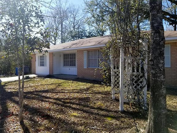 3rd image of 10105 Oakwood Park Dr