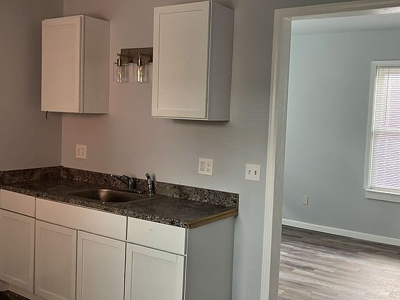 2nd image of 444 19th St #2