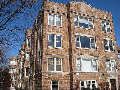 3rd image of 2016 W Greenleaf Ave #3C