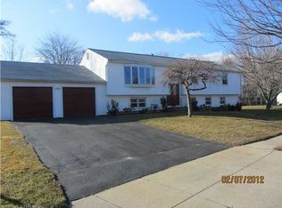 39 Alexander Dr, West Haven, CT 06516