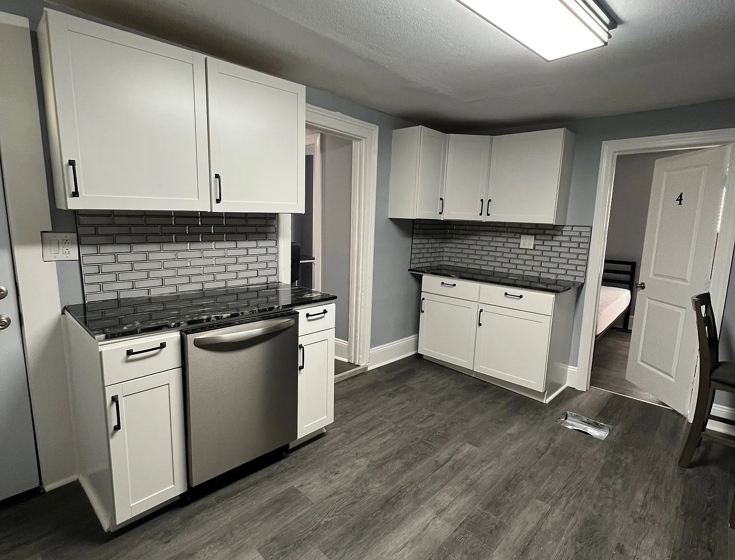 205 Ashworth Pl - Rm 1 — Photo 3
