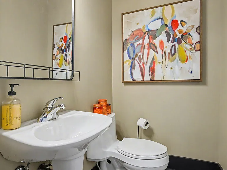 261 S Limestone St #304 — Photo 9
