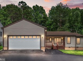 1329 Lakeview Pkwy, Locust Grove, VA 22508