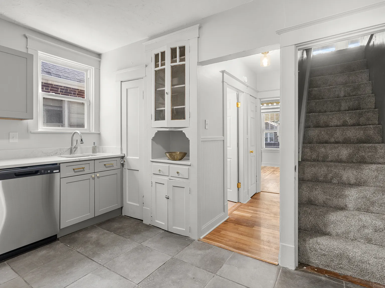 2 bed, 965 sqft, $1,800 — Photo 4