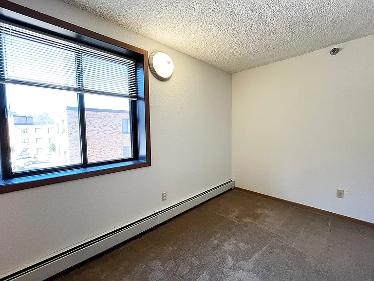 Cherry Ridge Apartments — Photo 11