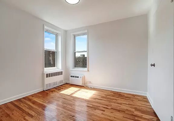 4th image of 1717 E 18th St APT 6S