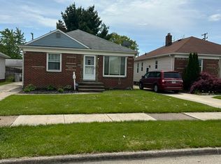 6007 Sunderland Dr, Parma, OH 44129