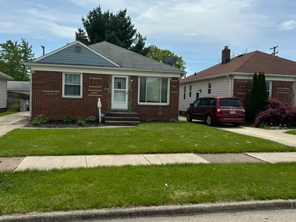 6007 Sunderland Dr, Parma, OH 44129