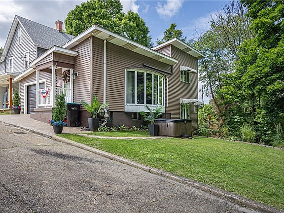 3rd image of 1137 Constitution St