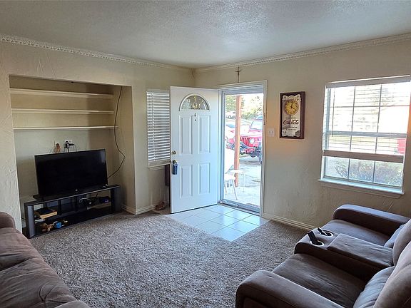 4th image of 1348 E Anthony St