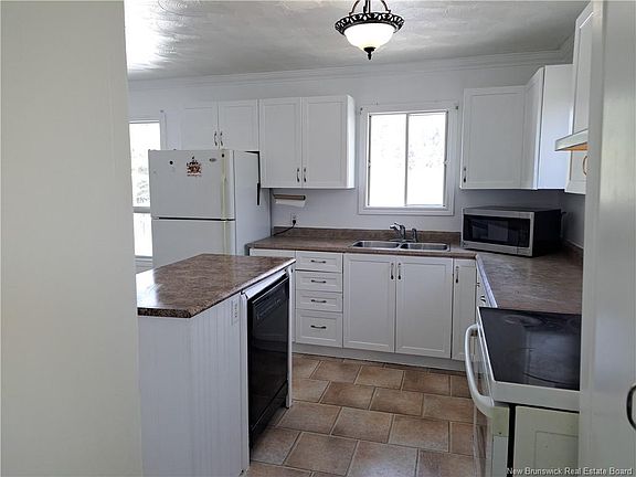 5th image of 2943 Middle River Rd