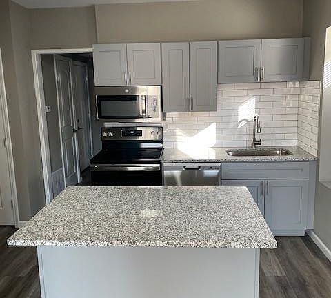 2nd image of 5022 Elenore Ave