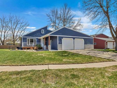 4200 S Hackberry Cir, Sioux Falls, SD, 57103