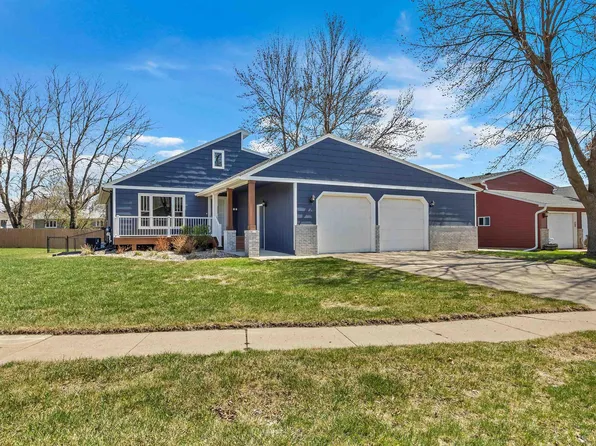 4200 S Hackberry Cir, Sioux Falls, SD 57103
