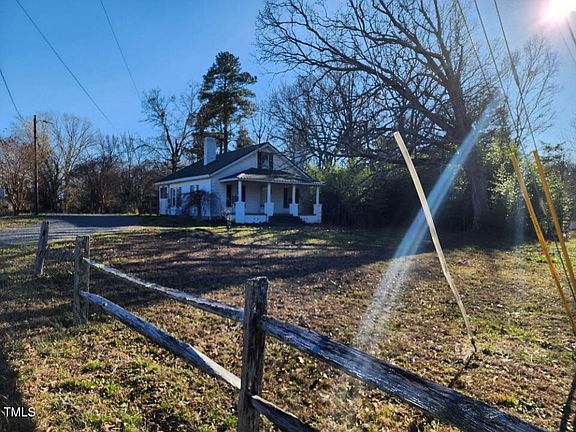 2nd image of 3809 Dodson Ln