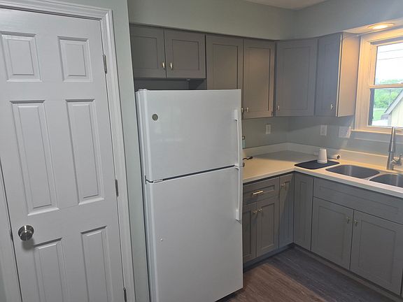 5th image of 3782-3784 Charlotte Dr #2