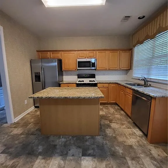 265 Friars Head Dr — Photo 3