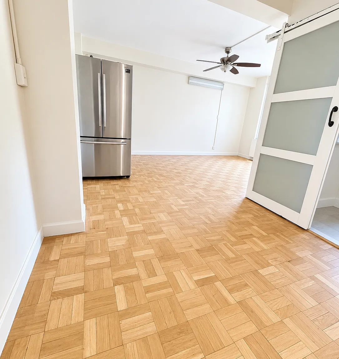 3 bed, 1100 sqft, $3,753 — Photo 1