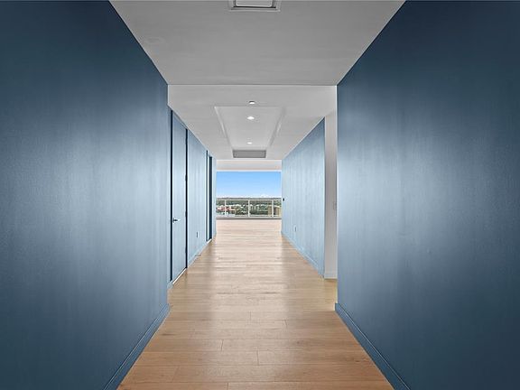 5th image of 400 CENTRAL AVENUE #1801