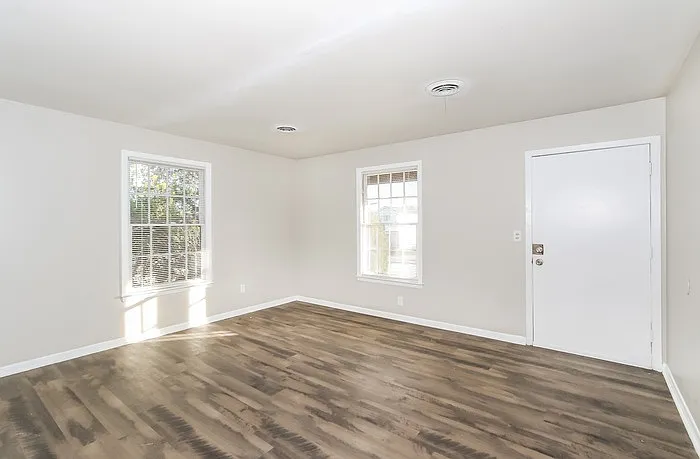 2807 Glenn Hills Dr — Photo 3