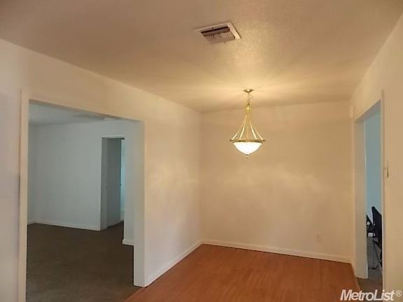 4th image of 2464 E Sonora St