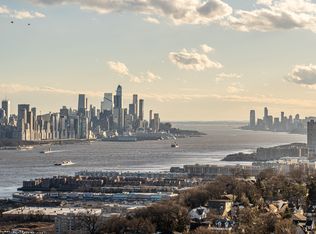200 Winston Dr APT 718, Cliffside Park, NJ 07010
