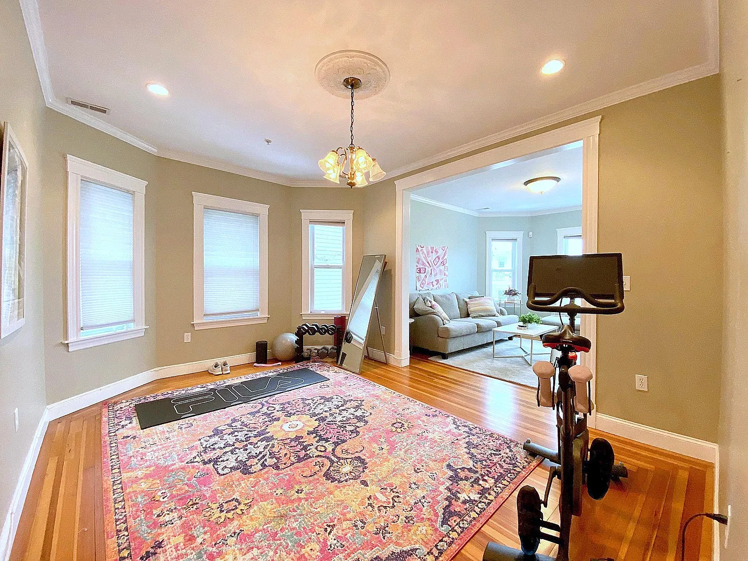 2 bed, 1012 sqft, $3,300 — Photo 3