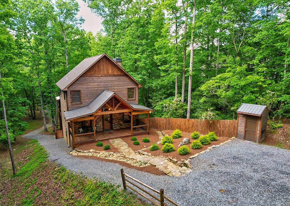 1st image of 225 Tall Pines Dr