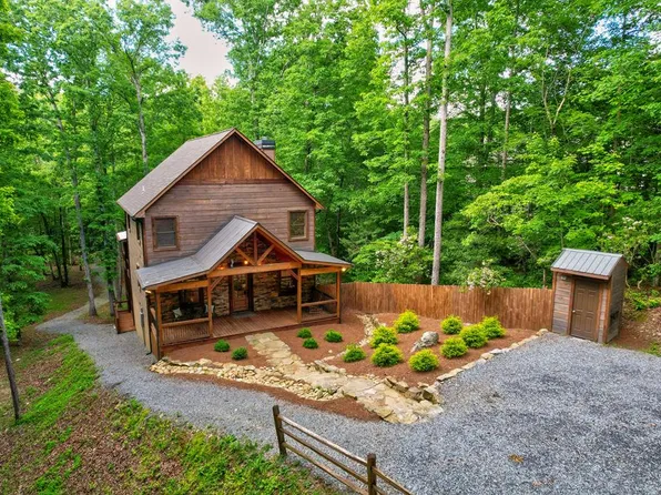 225 Tall Pines Dr, Ellijay, GA 30536