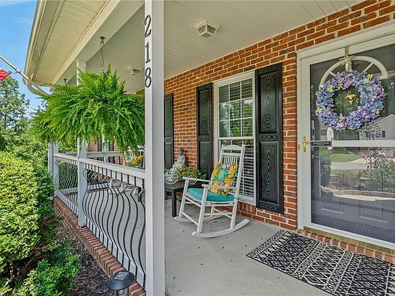 4th image of 218 Camden Woods Dr