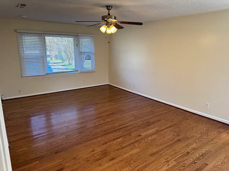 5527 Wayne Rd — Photo 24