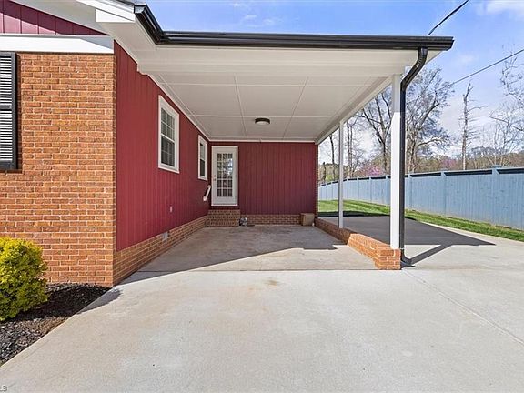 5th image of 321 Cheryl Ave